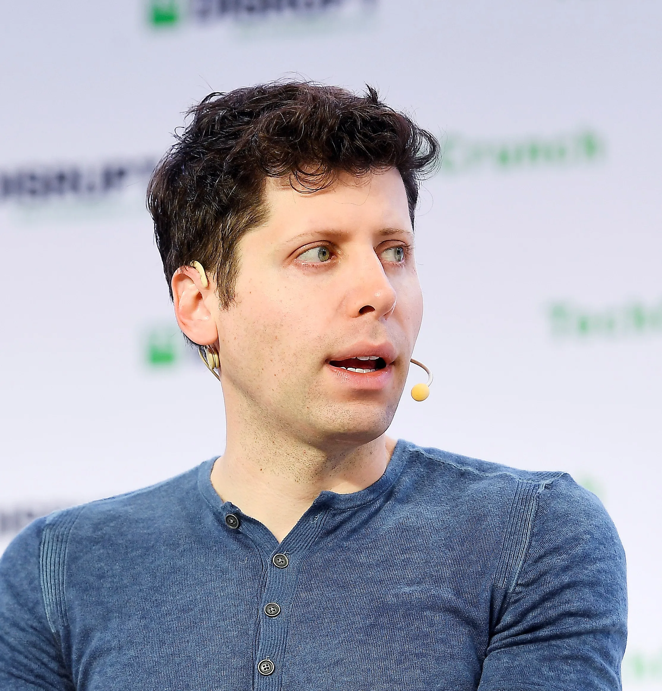 Apple требует ограничить OpenAI: спор о бывших сотрудниках стал борьбой за секреты ИИ