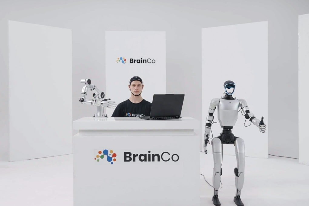 BrainCo показала систему, где мысли превращаются в команды для роботов