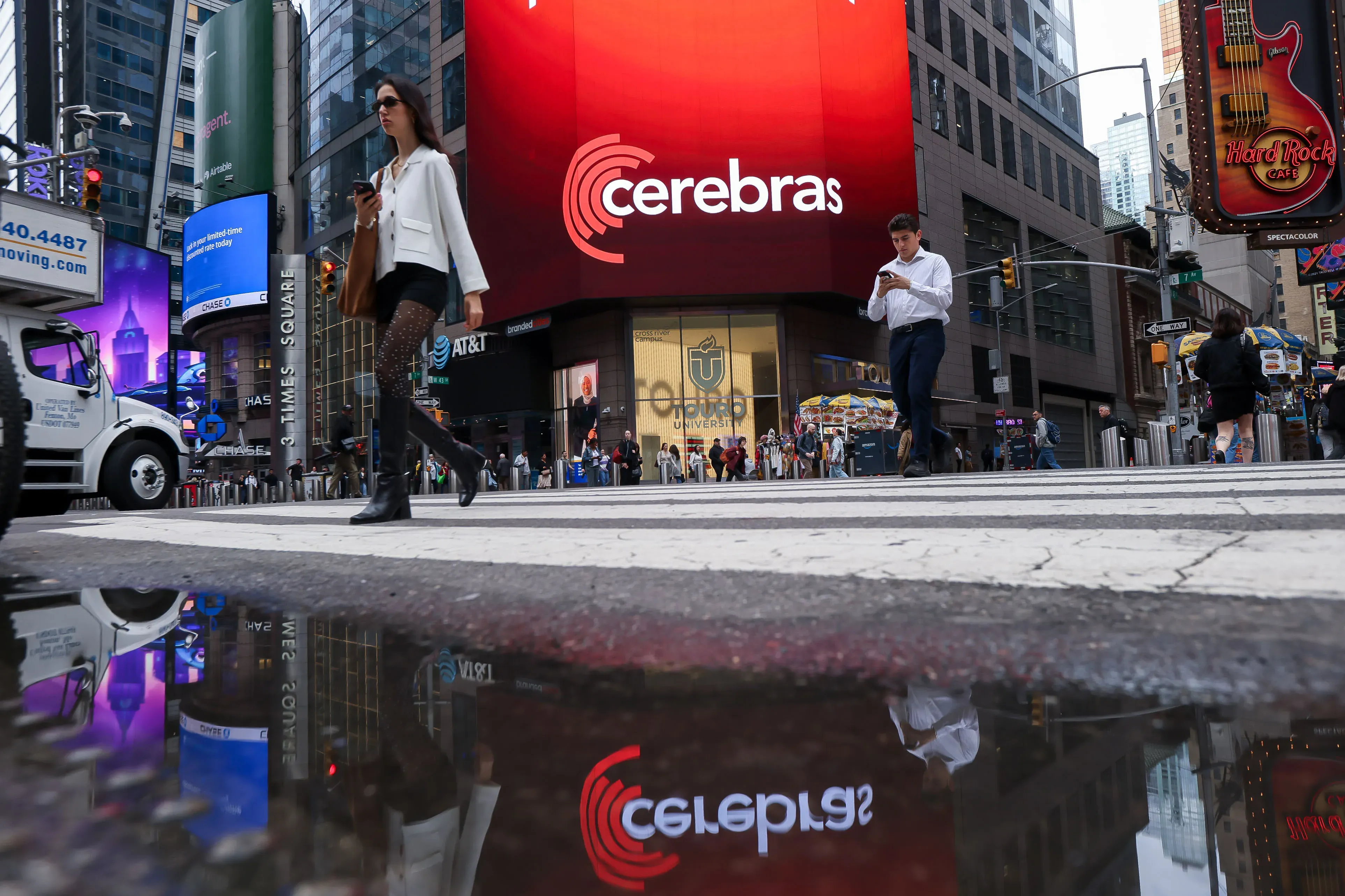 Cerebras вышла на биржу: инвесторы платят не за чипы, а за доступ к OpenAI