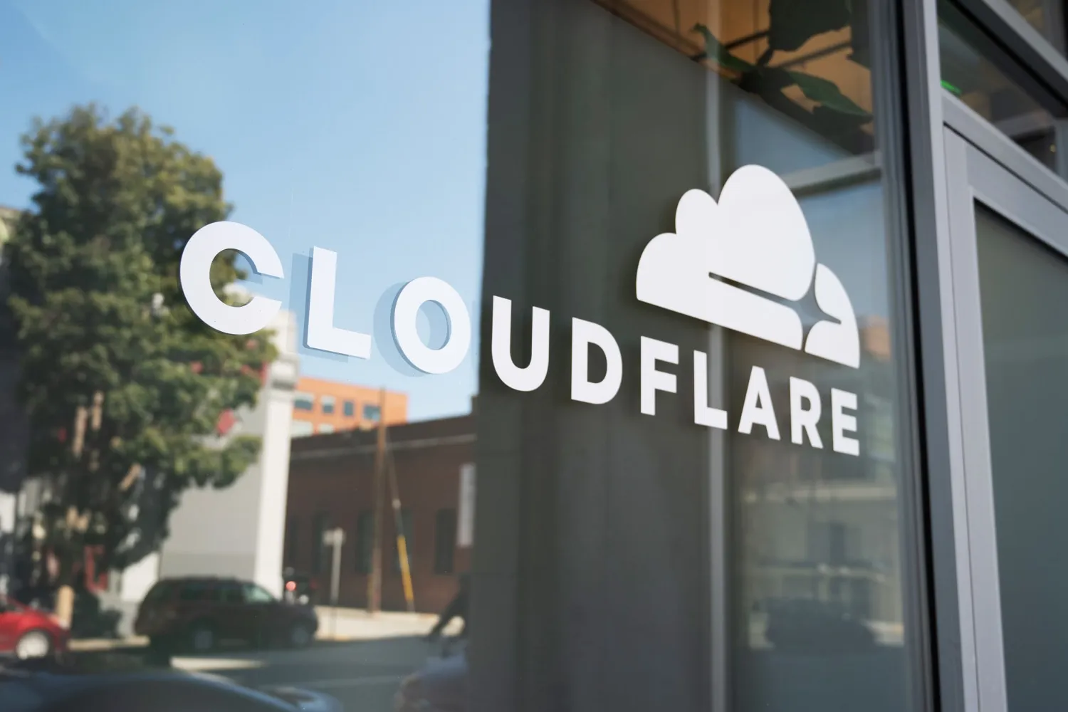 Cloudflare ставит ИИ-краулерам ультиматум: разделяйте поиск, обучение и агентов