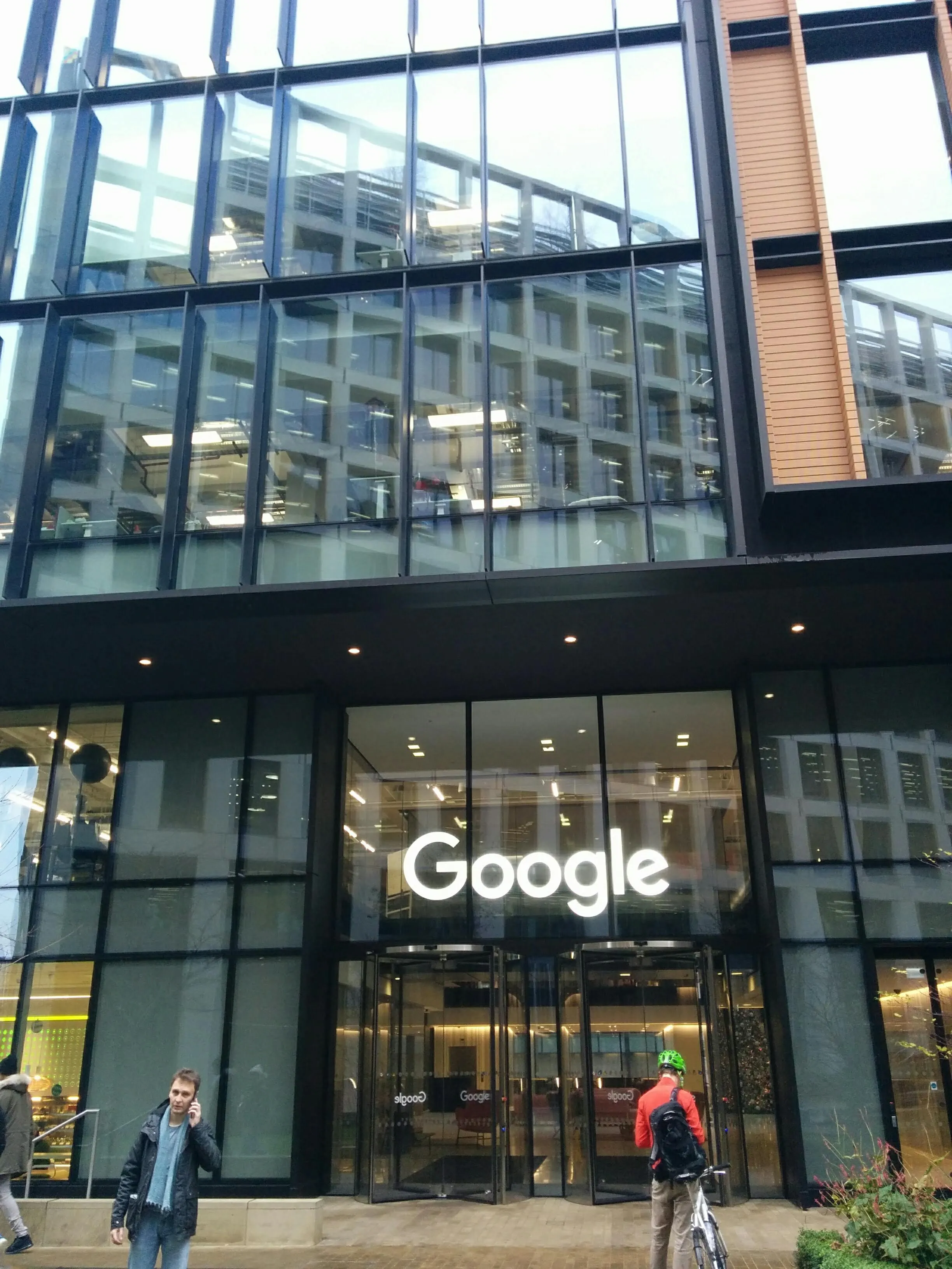 Сотрудники Google DeepMind создают профсоюз — военный ИИ стал внутренним фронтом Big Tech