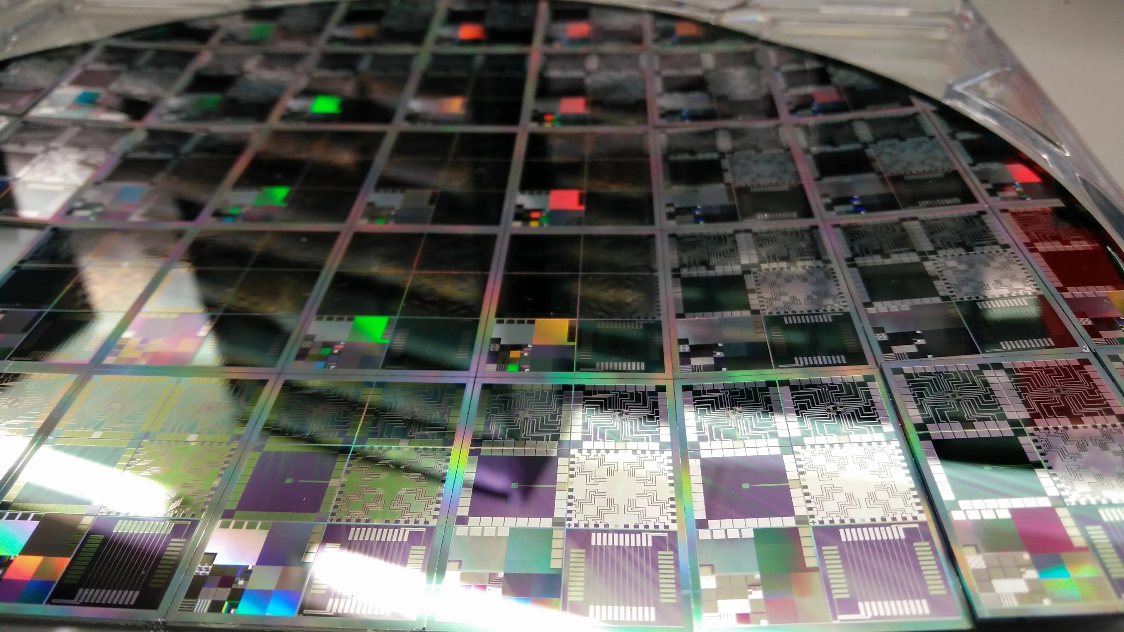 Etched собрала $800 млн: рынок ищет AI-чипы, которые быстрее Nvidia на одной задаче