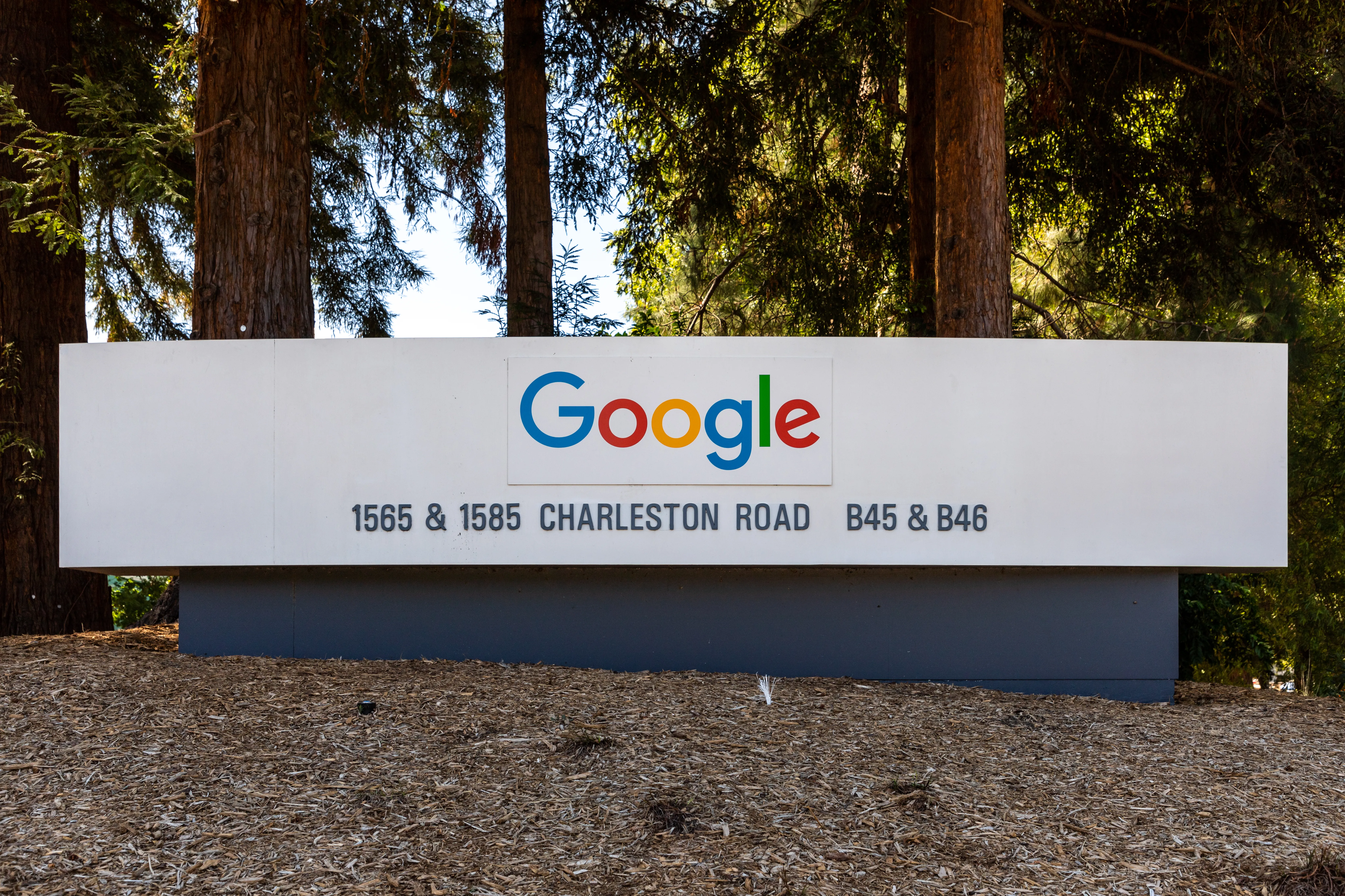 Google начнет показывать, какая реклама сделана с помощью ИИ