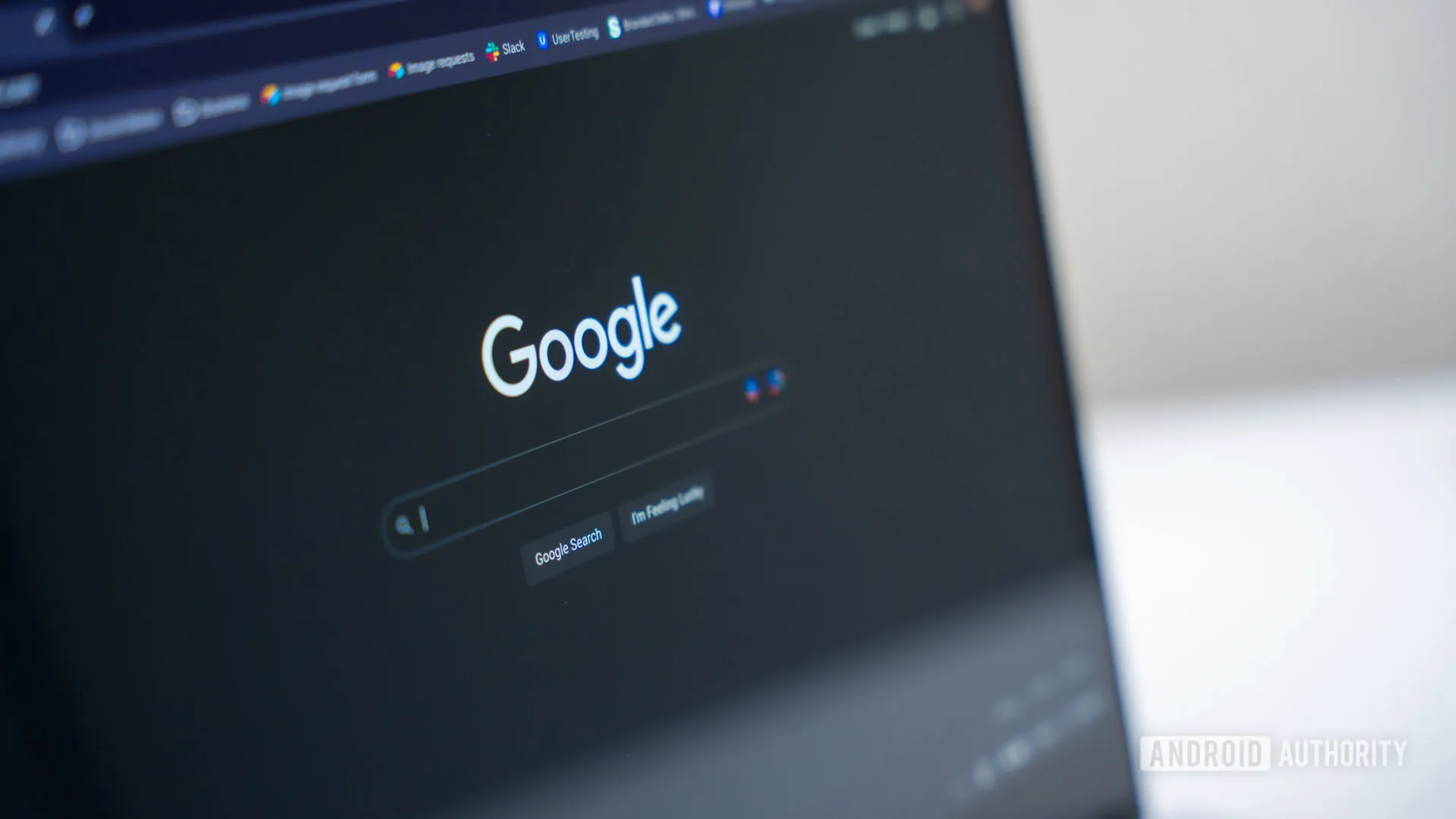 Google тестирует главную страницу поиска с кнопками ИИ вместо кнопки поиска