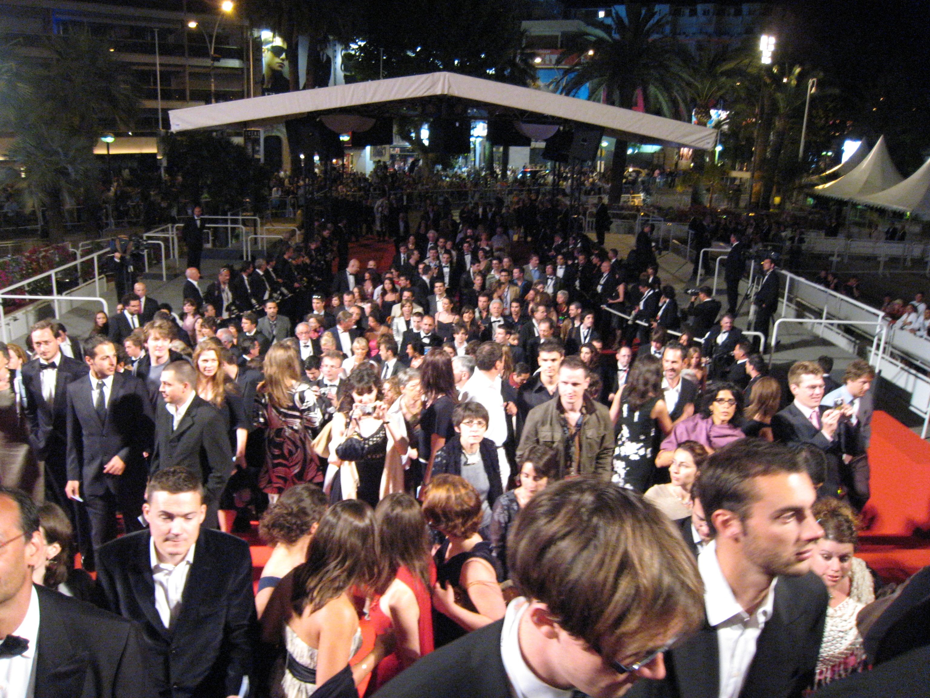 Cannes'is näidati 500 000-dollarist AI-filmi: peaaegu kogu eelarve kulus arvutusele