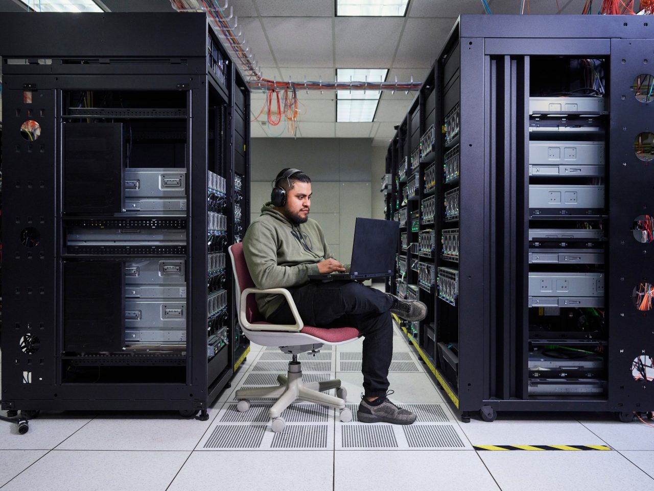 IBM-i ja Artificial Analysise uus test näitas AI-agentide piire SRE-s