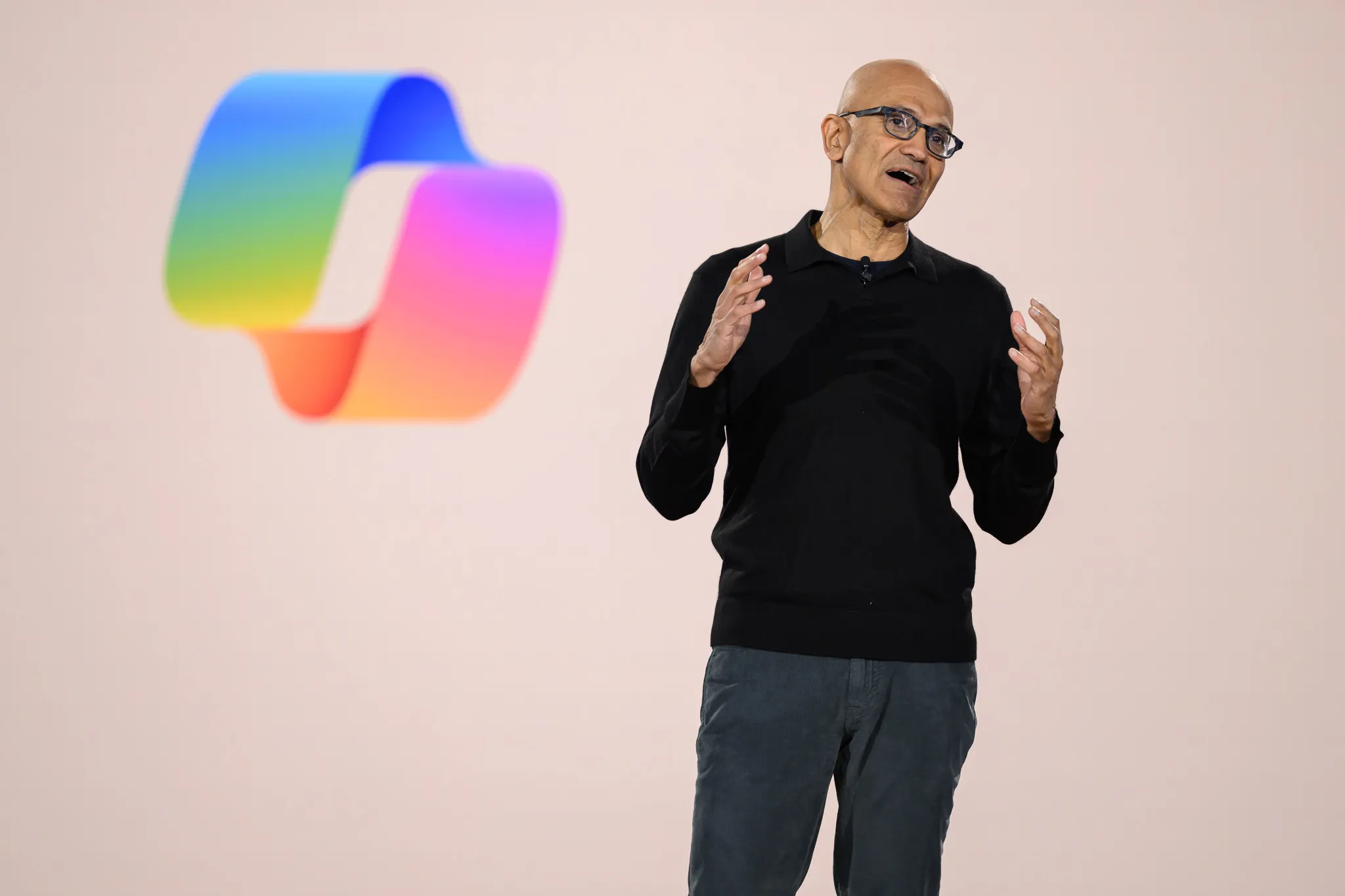 Microsoft объединяет личный и рабочий Copilot: что исчезнет и как останутся защищены данные
