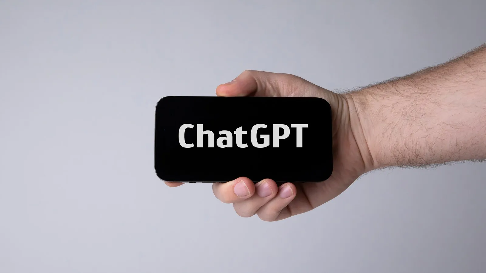 OpenAI сделала GPT-5.5 Instant моделью по умолчанию — ИИ-гонка дошла до обычных чатов
