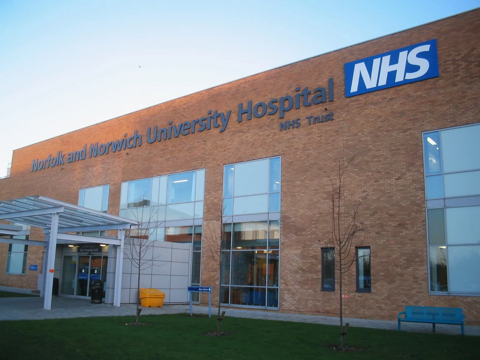 Британия проверяет контракт NHS с Palantir: пациентские данные стали тестом на зависимость от AI-платформ