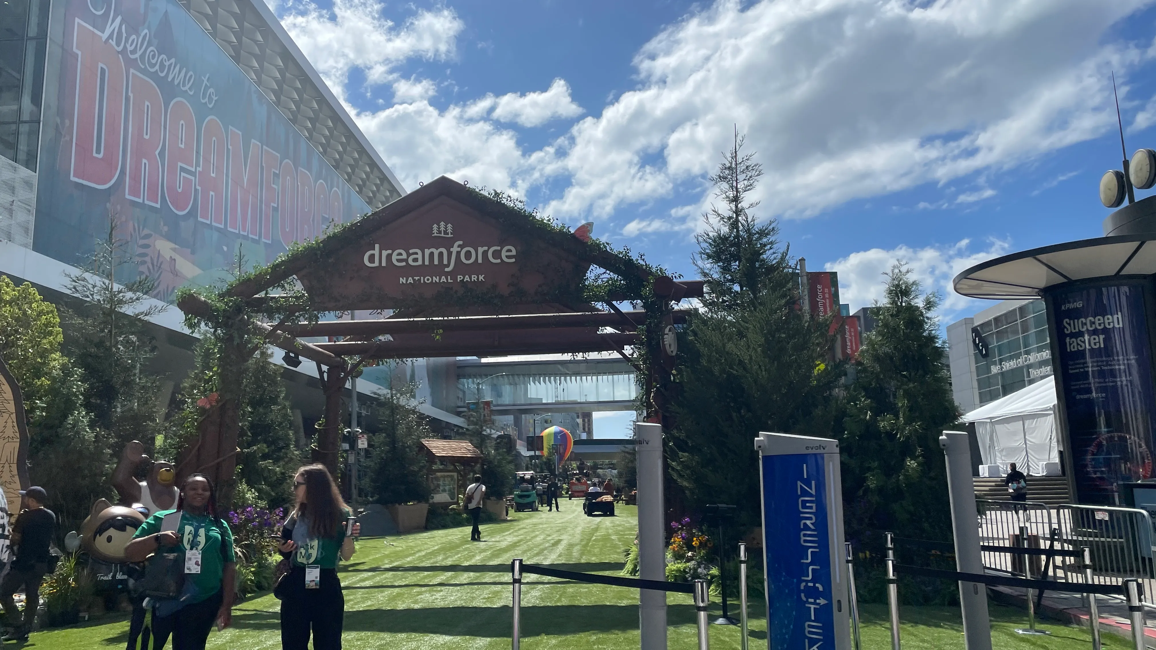 Salesforce näitas promodes AI-agente, kuid osa stsenaariume pole veel klientideni jõudnud